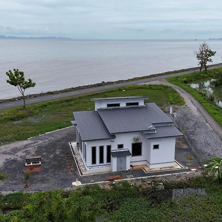 Вілла Rhumah Sungai Belati Simpang Empat  Екстер'єр фото