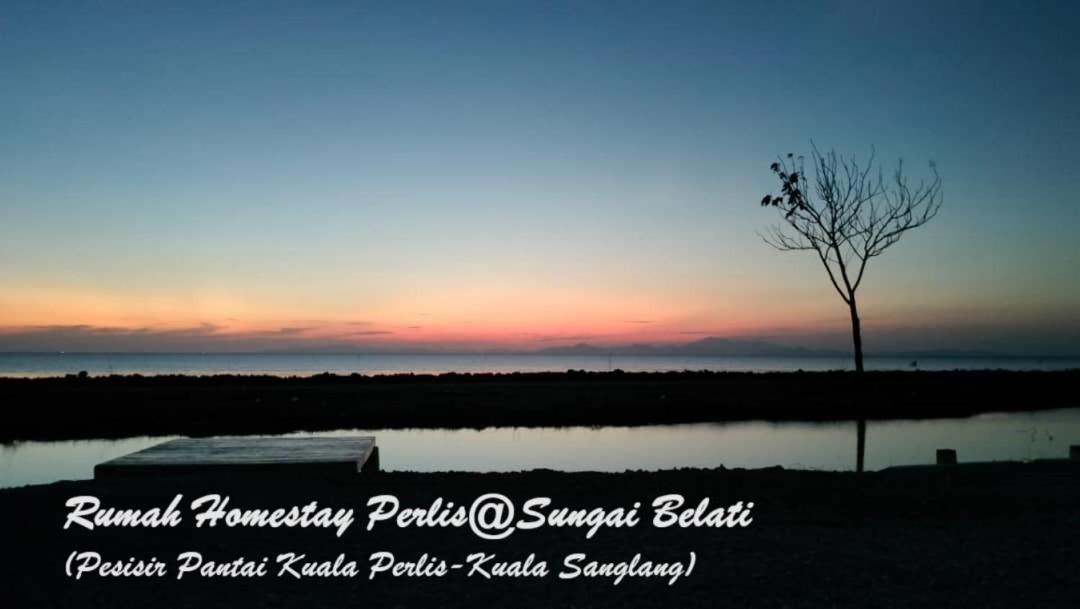 Вілла Rhumah Sungai Belati Simpang Empat  Екстер'єр фото